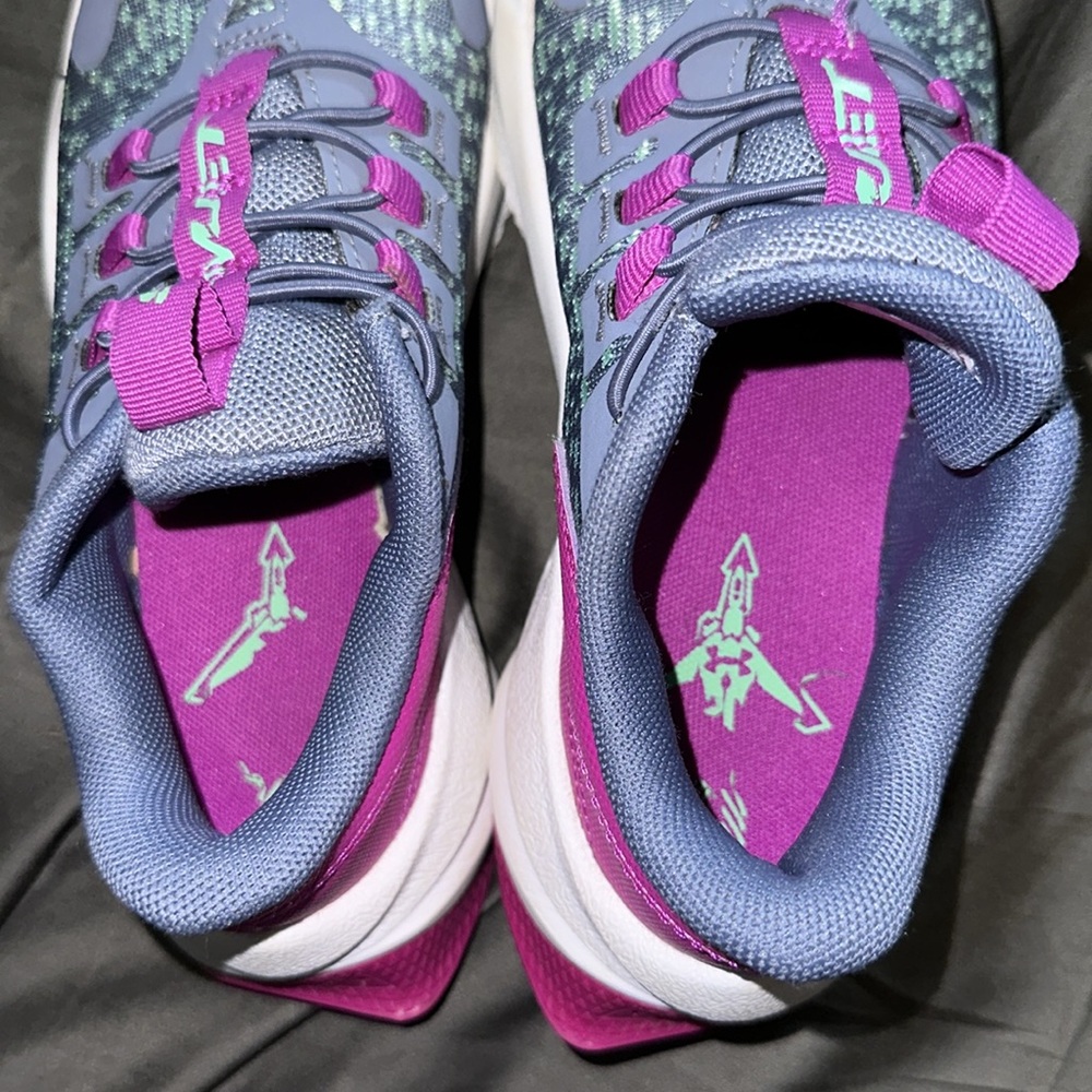 Under Armour Sneakers, kids size 13 - Picture 5 of 5